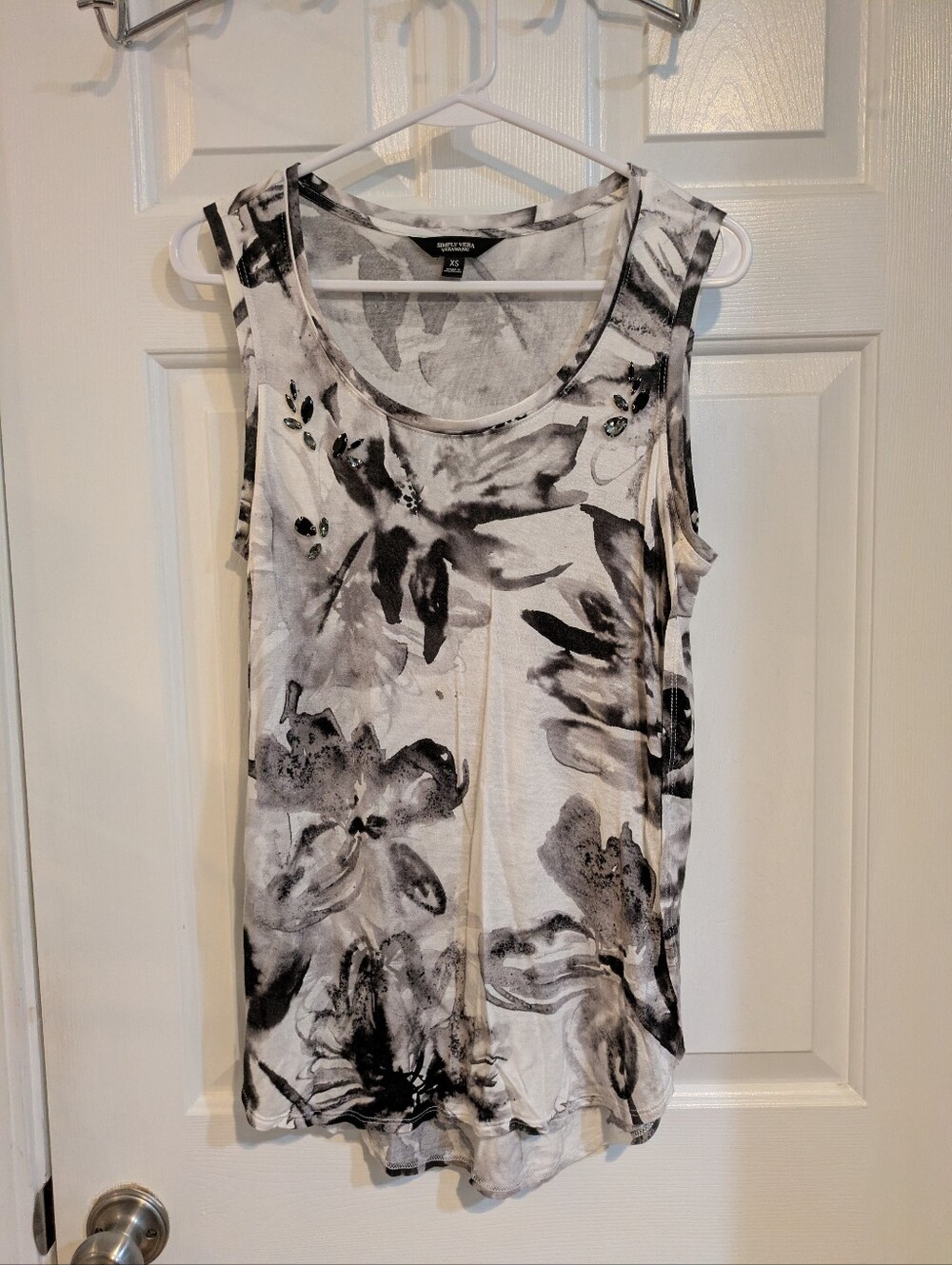 Simply Vera Vera Wang Black & White Floral Beaded Tank